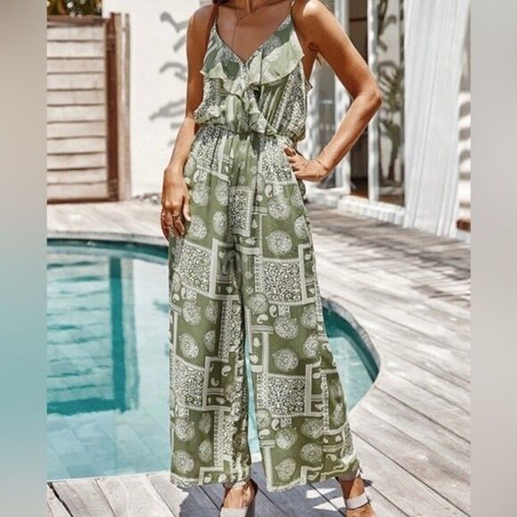 Bohemian Jumpsuit Light Green W/ Ruffles Wide leg - Picture 2 of 7